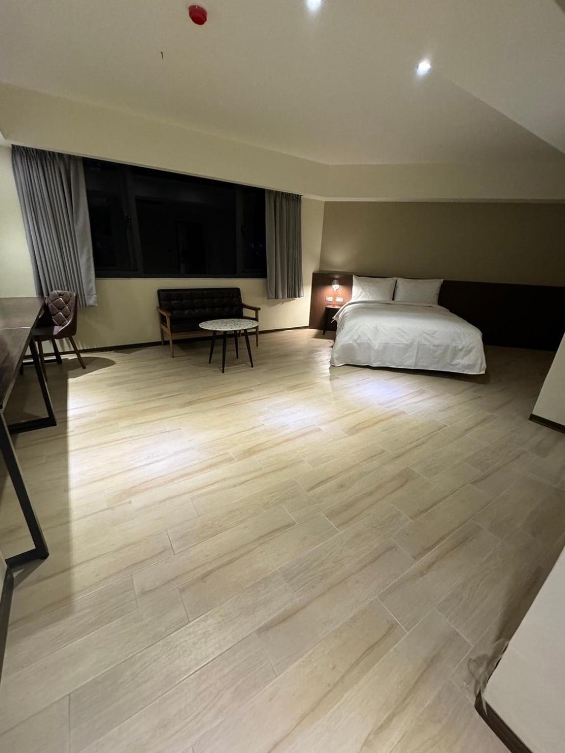 享住新大華館 Hotel จีหลง ภายนอก รูปภาพ