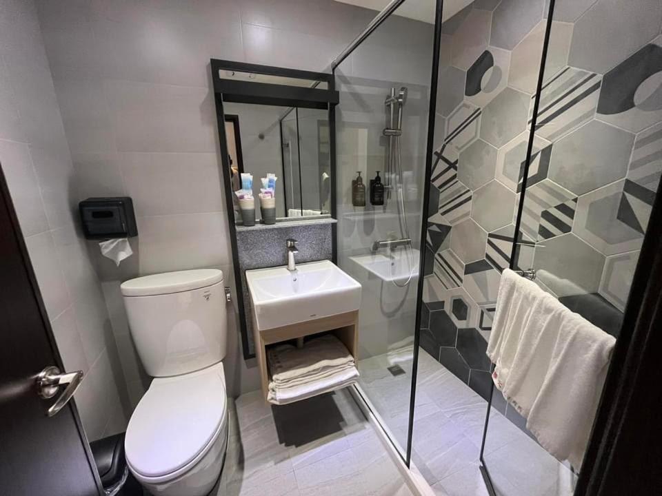 享住新大華館 Hotel จีหลง ภายนอก รูปภาพ